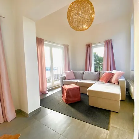 Nyaraló Einzigartiges Haus Mit Wunderbaren Seeblick Auf Maggiore