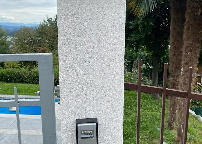 Prázdninový dům Einzigartiges Haus Mit Wunderbaren Seeblick Auf Maggiore